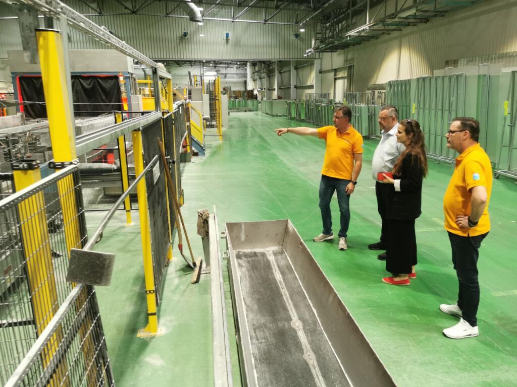 Archiv-Foto: Maja Wallstein, MdB beim Werkbesuch der GMB in Tschernitz gemeinsam mit Andreas Rimkus, MdB im Juni 2024